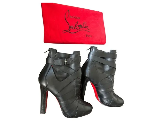 Christian Louboutin botas negras Negro 